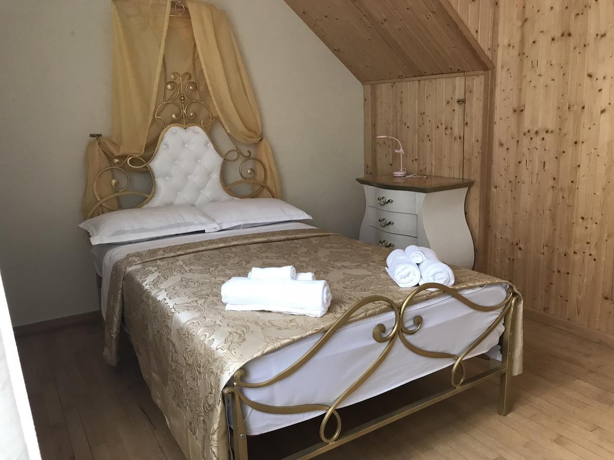 Вилла Rare House With Garden Тбилиси Экстерьер фото
